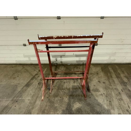 169 - 2 X BUILDERS TRESTLES