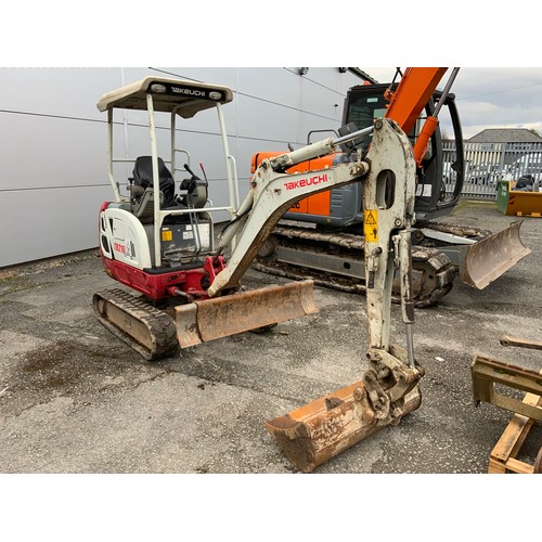 189 - 2017 TB 216 MINI DIGGER 1.6 TON WITH EXPANDING TARCKS - ONE OWNER FROM NEW