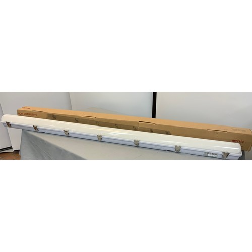 48 - XCITE 1800MM SINGLE LIGHT UNIT 6FT POLYCARBON LUMMINAIRE 1P65 RRP £64 + VAT