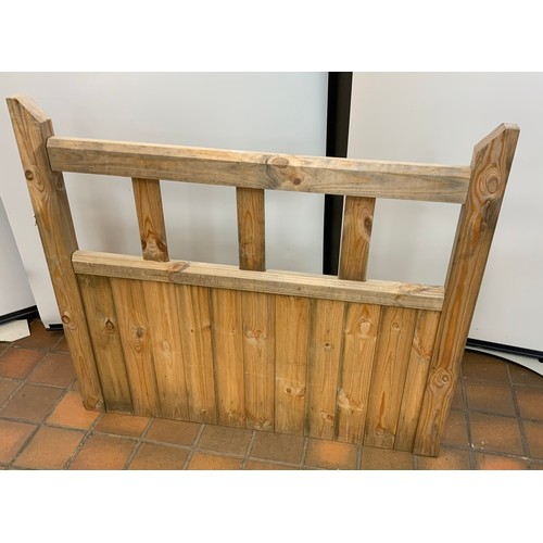 7 - WOODEN GARDEN GATE 3'6