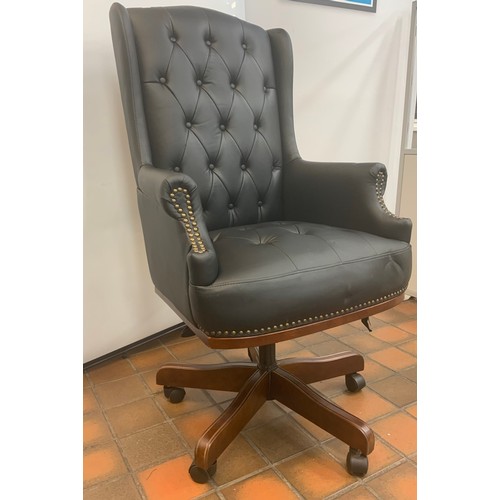 58 - NEW DIRECTORS CHAIR RRP £200+