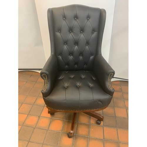 58 - NEW DIRECTORS CHAIR RRP £200+