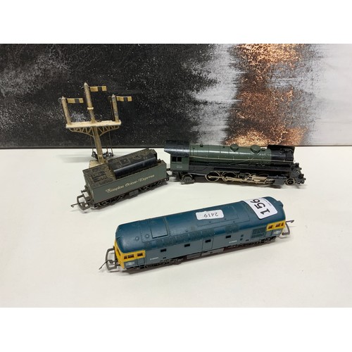 68 - 1 MODEL STEAM TRAIN,ORIENT EXPRESS CARRIAGE & TRAIN &  SIGNAL