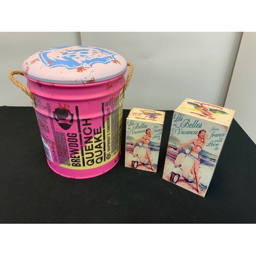 62 - BREWDOG STORAGE FOOT STOOL & LES BELLES STORAGE BOXES X 2