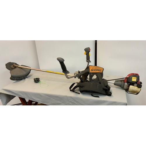 157 - HONDA UNK425E STRIMMER WITH STIHL HARNESS - COST NEW £512