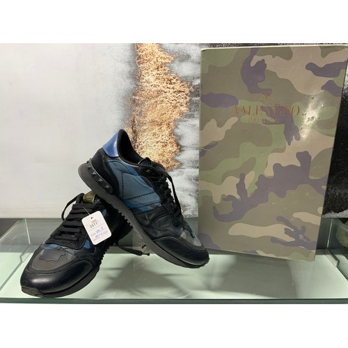 123 - VALENTINO GARAVANI ROCKSTUD CAMOUFLAGE TRAINERS IN BOX RRP £500 SIZE UK8 (JFC/14)