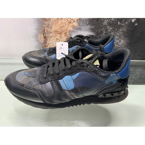 123 - VALENTINO GARAVANI ROCKSTUD CAMOUFLAGE TRAINERS IN BOX RRP £500 SIZE UK8 (JFC/14)