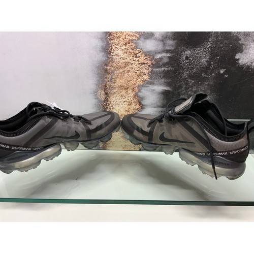 91 - NIKE AIR VAPORMAX 2019 TRIPLE BLACK SIZE UK 8 RRP £169.99 (JFC/12)