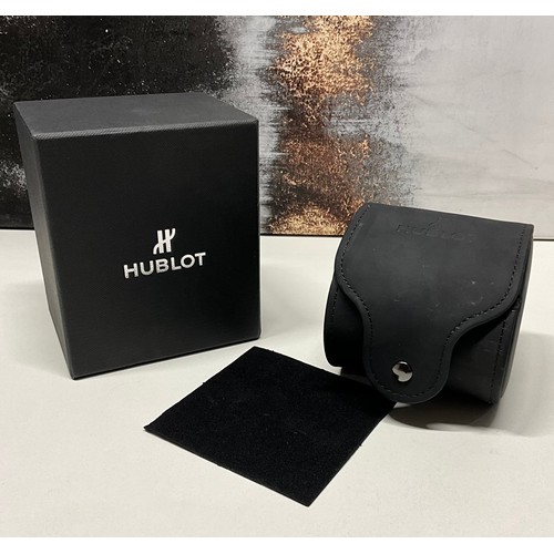 134 - HUBLOT WATCH BOX (9551 1851)