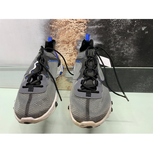 157 - NIKE REACT ELEMENT 