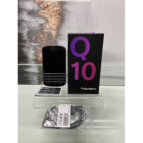 156 - BLACKBERRY Q10 SON100-3 BLACK PHONE - NEW IN BOX - RRP £195 (P20161449 -37)
