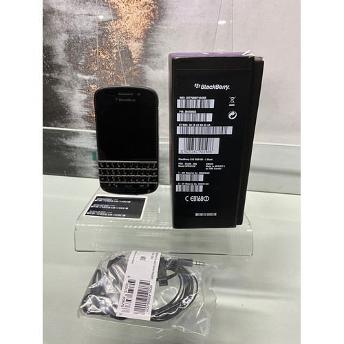 156 - BLACKBERRY Q10 SON100-3 BLACK PHONE - NEW IN BOX - RRP £195 (P20161449 -37)