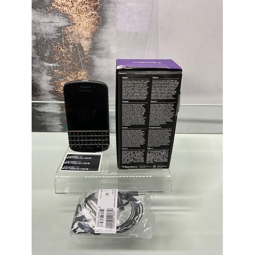 156 - BLACKBERRY Q10 SON100-3 BLACK PHONE - NEW IN BOX - RRP £195 (P20161449 -37)