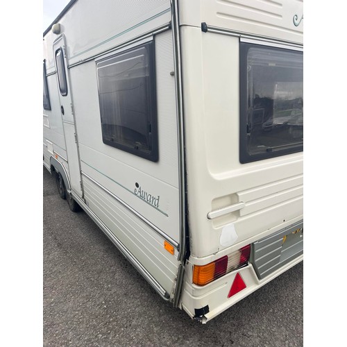 172 - APPROX 2003 ABI AWARD SUPER STAR  - TWIN AXLE - 5 BERTH - CHASSIS NO ABV0279773