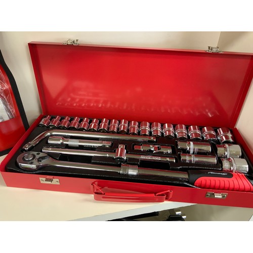 123 - NEW NEILSON SOCKET SET - 26PC 1/2 IN DRIVE WITH EXT RATCHET