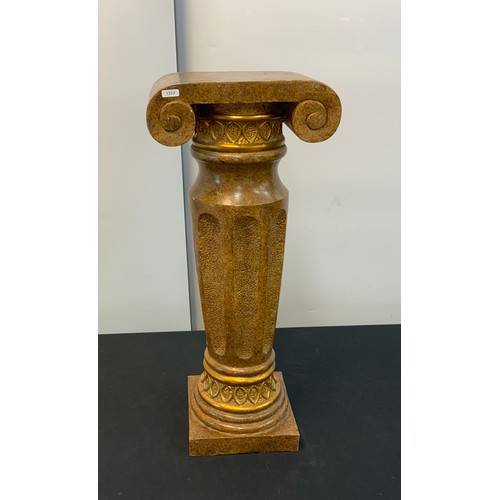 63 - TORCHERE STAND
