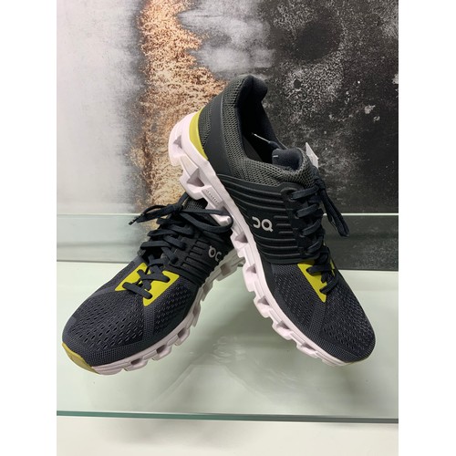 131 - ON CLOUDSWIFT TRAINERS BLACK & YELLOW SIZE UK 9 RRP £110 (P22048582OMC/170322/9)