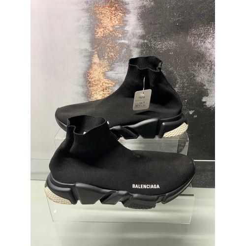 227 - BALENCIAGA SPEED SLIP-ON KNITTED MID-TOP-TRAINERS BLACK/WHITE HEEL SIZE UK 9 - COST NEW £650 (P22048... 