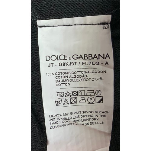 168 - DOLCE & GABBANA CLASSIC PLAQUE T-SHIRT SIZE L/50 RRP £485 (P22048566OMC/170322/11)