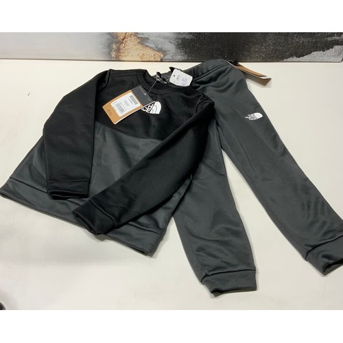 181 - NORTHFACE CREW SET BLACK/GREY SIZE 5T RRP £55 NEW WITH TAGS (P22048576OMC/170322/13)