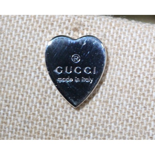 256 - GUCCI TRADEMARK STERLING SILVER HEART EARRINGS IN BOX RRP £190 (P22048576OMC/170322/13)