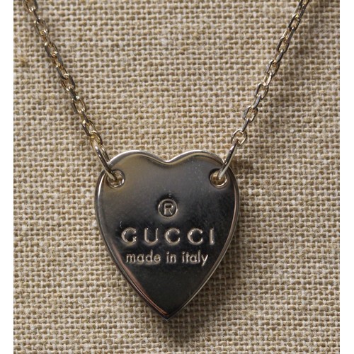 257 - GUCCI TRADEMARK STERLING SILVER HEART PENDANT IN BOX RRP £200 (P22048576OMC/170322/13)