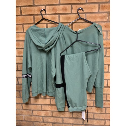 215 - HEAVEN SWIM AUSTRALIA SET - GREEN HOODIE SIZE M, LONG SLEEVE SWEATSHIRT SIZE L, JOGGERS SIZE M -ALL ... 