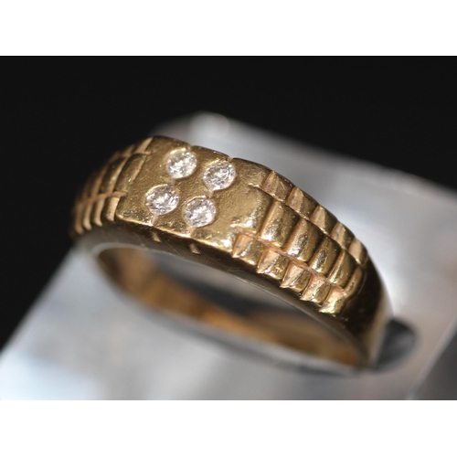 250 - 14K GOLD SIGNET RING WITH 4 DIAMONDS ( P23082274 /C )