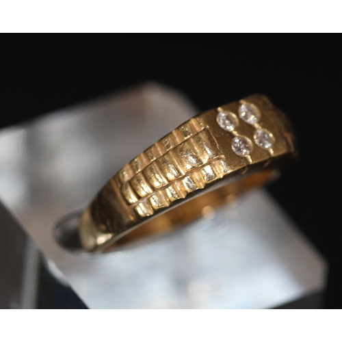 250 - 14K GOLD SIGNET RING WITH 4 DIAMONDS ( P23082274 /C )