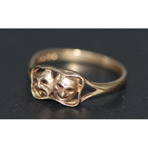 253 - 9CT (375) VINTAGE DRAMA MASK RING RRP £200 ( P22031133 /C )