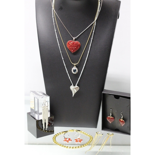 142 - DRESS JEWELLERY - CURB BRACELET, 4 SETS EARINGS, 2 X NECKLACES, 1 X 925 SILVER CHAIN WITH HEART PEND... 