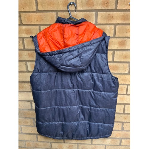 91 - ARMANI JEANS USA DOWN GILET SIZE XXL RRP £150 (P22207318/IPB/01)