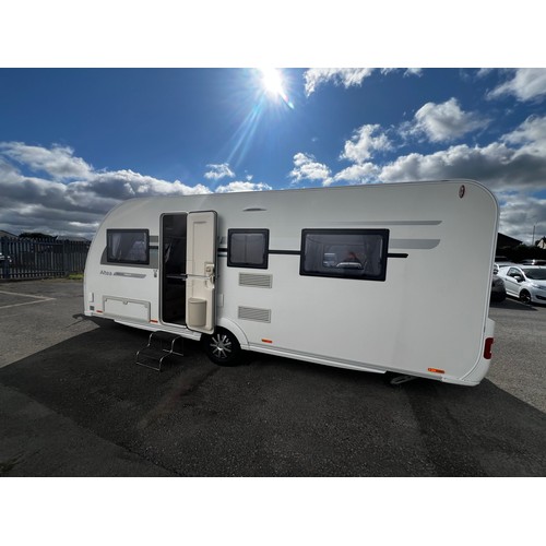 237 - APPROXX 2015/16 ADRIA 326 ALTEA 552 UP TRENT CARAVAN 4 BIRTH, FIXED REAR BED, HEATING,FRIDGE,HOB,TOI... 