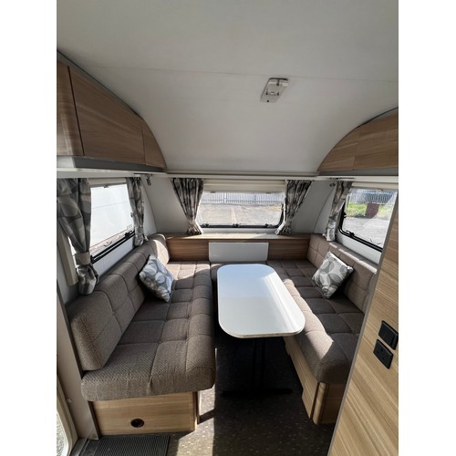 237 - APPROXX 2015/16 ADRIA 326 ALTEA 552 UP TRENT CARAVAN 4 BIRTH, FIXED REAR BED, HEATING,FRIDGE,HOB,TOI... 