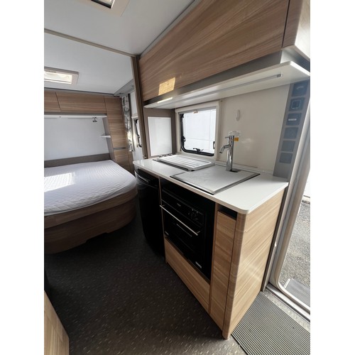 237 - APPROXX 2015/16 ADRIA 326 ALTEA 552 UP TRENT CARAVAN 4 BIRTH, FIXED REAR BED, HEATING,FRIDGE,HOB,TOI... 