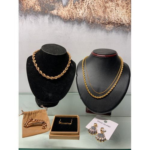 143 - SELECTION NEW GOLD COLOURED DRESS JEWELLERY - 2 X HEAVEY ROPE NECKLACES, ID BRACELET, RIVER ISLAND E... 