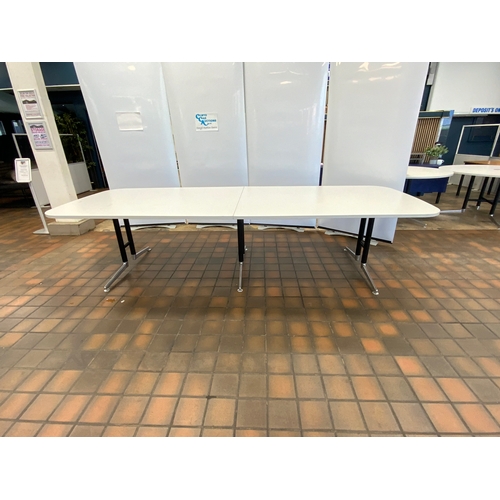 152 - SENATOR 10.5 FT X 4FT WHITE CONFERENCE / DINING TABLE - COST NEW £1951