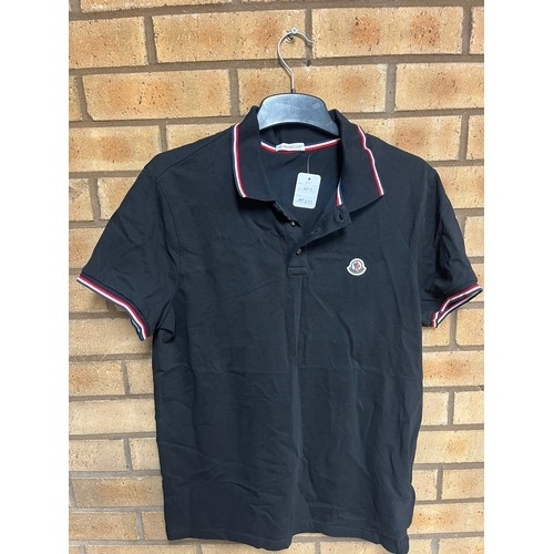 161 - MONCLER POLO SHIRT IN BACK RRP £215 - SIZE LARGE (P22203876/NG/06)