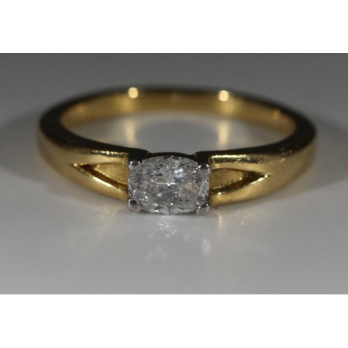 202 - 18CT (750) YELLOW GOLD CUSHION CUT DIAMOND RING APPROX HALF A CARAT - RING WEIGHT 4.01g (P21179878/A... 