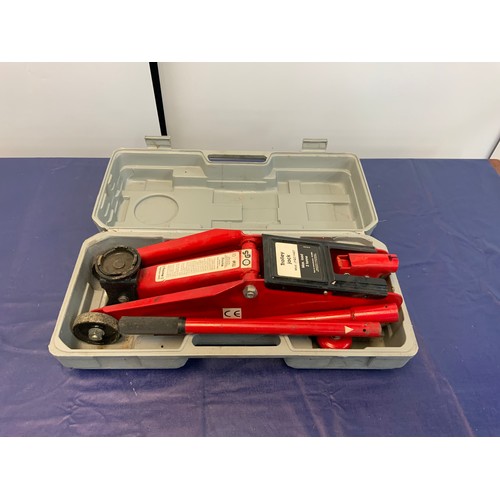 27 - 2 TONNE TROLLEY JACK