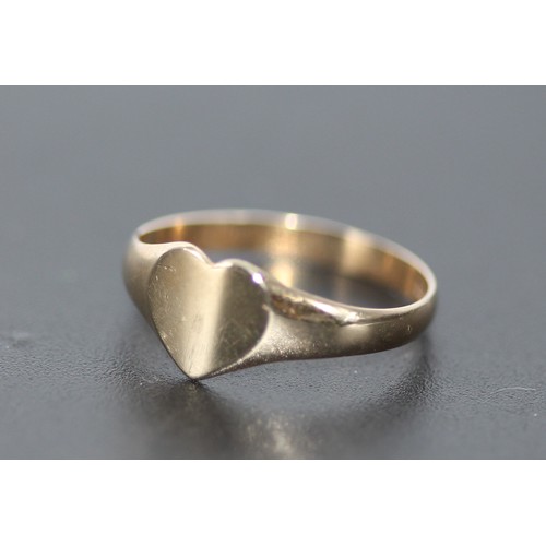 135 - 375 9CT GOLD HEART SIGNET RING - RING WEIGHT 1.58g -(P22056267/F)