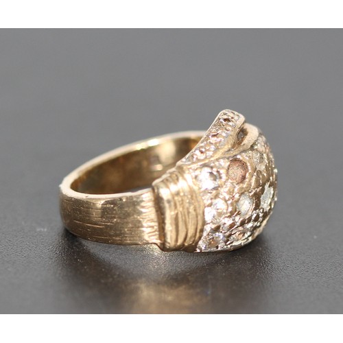 128 - 375 9CT GOLD BOXING GLOVE RINGWITH 6 DIAMONDS & PARTIAL PASTE - RING WEIGHT 13.74g (P19278967/A)