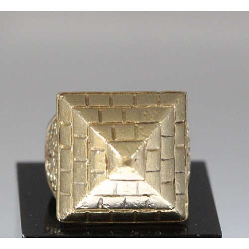 126 - 9CT GOLD PLATED PYRAMID RING (HALLMARKED 375) (P21149501/A)