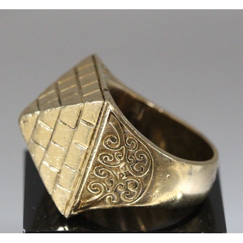 126 - 9CT GOLD PLATED PYRAMID RING (HALLMARKED 375) (P21149501/A)