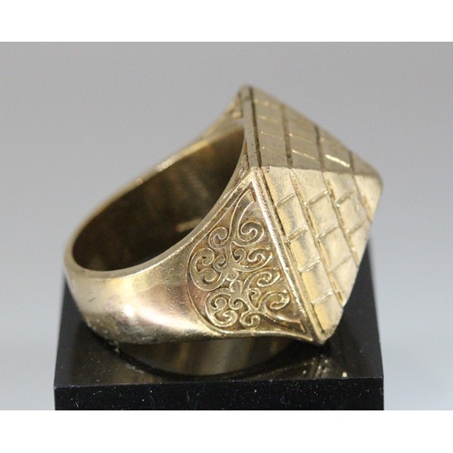 126 - 9CT GOLD PLATED PYRAMID RING (HALLMARKED 375) (P21149501/A)