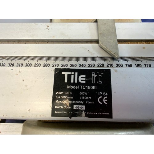 89 - TILE-IT ELECTRIC 240V CUTTER MODEL T0180111