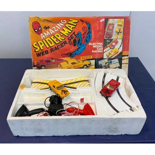 118 - LARGE BOX OF SCALEXTRIC SPIDERMAN RACE SET