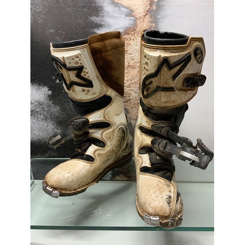 195 - ALPINESTARS T6 MOTORCROSS BOOTS SIZE 44.5