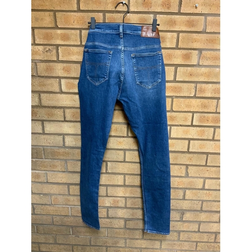 76 - TIGER OF SWEDEN SLIM JEANS SIZE 33/32