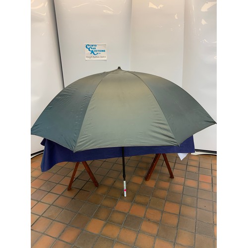 144 - LARGE GREEN FISHING UMBRELLA (P23216917 )